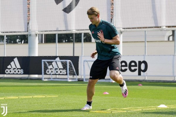 دي ليخت خلال تدريب اليوفي في مايو 2020 - de Ligt during Juventus training