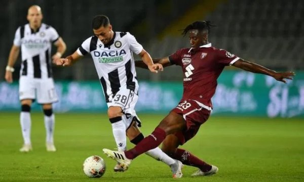 ماندراغورا خلال مباراة اودينيزي ضد تورينو - Mandragora during Udinese match vs Torino