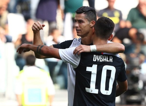رونالدو يحتفل بهدفه مع ديبالا - Ronaldo celebrates with Dybala