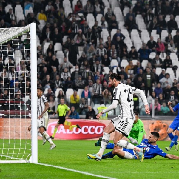 رابيو يسجل هدفه الثاني في مباراة يوفنتوس امبولي - Rabiot scores a goal in Juventus Empoli match
