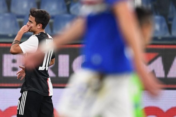 ديبالا يحتفل بهدفه ( القناع ) - Dybala ( Mask ) celebrates after goal