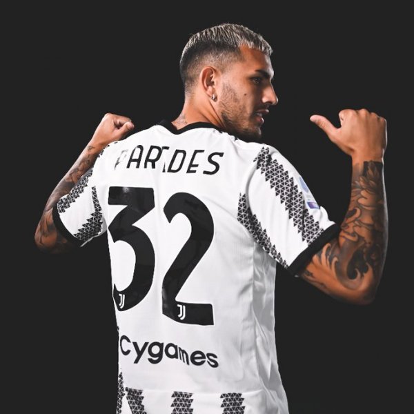 لياندرو باريديس بقميص يوفنتوس رسمياً - Paredes in Juventus shirt #32 after coming from Psg
