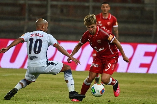 معار اليوفي نيكولوسي كافيليا مع بيروجيا ضد كروتوني - Juventus loaned ( Nicolussi Caviglia ) with Perugia Vs Crotone