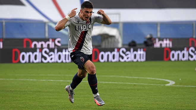 اورسوليني يحتفل بهدفه مع بولونيا ضد سامبدوريا - Orsolini celebrates after scoing a goal for Bologna Vs Sampdoria