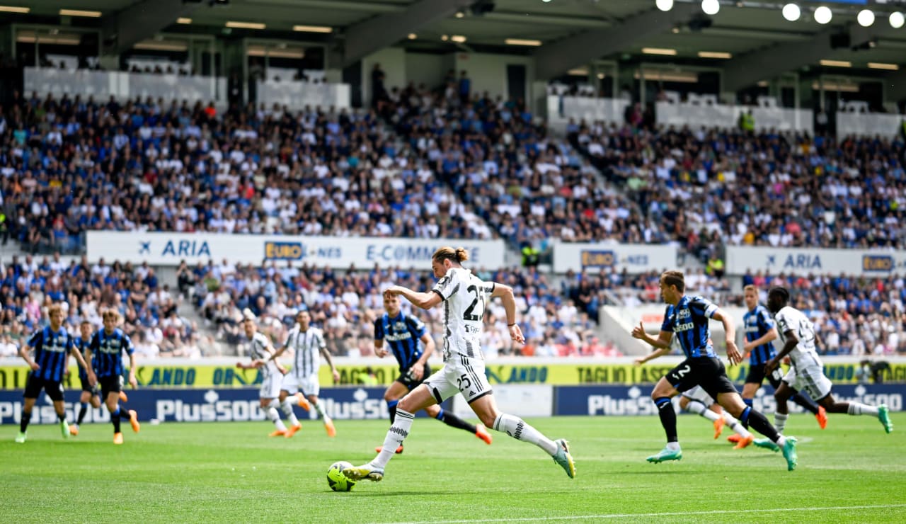 أدريان رابيو خلال مباراة يوفنتوس ضد اتالانتا 2023 - Adrien Rabiot during Juventus match Vs Atalanta