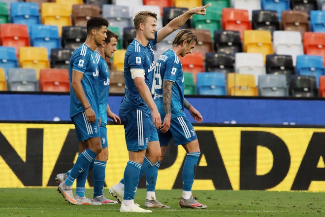 دي ليخت يحتفل بهدفه خلال مباراة اودينيزي يوفنتوس - de ligt celebrates after the goal during Udinese Juventus match