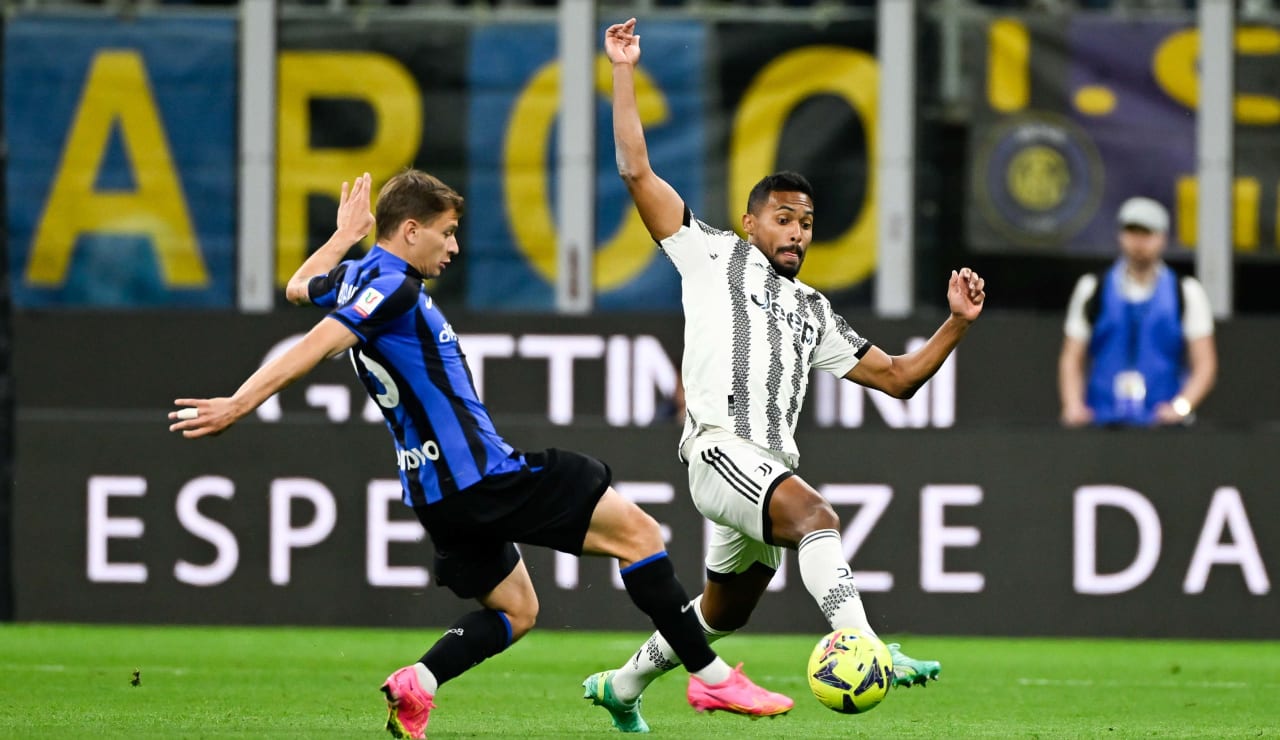 أليكس ساندرو ضد باريلا خلال مباراة يوفنتوس ضد انتر ميلان بالكأس 2023 - Alex Sandro during Juventus match Vs Inter Milan