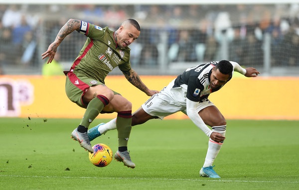 اليكس ساندرو امام ناينغولان - Nainggolan vs Alex Sandro