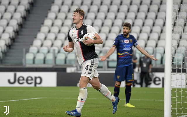 دي ليخت يحتفل بهدفه في مباراة يوفنتوس و ليتشي - de Ligt celebrates after scoring a goal during Juventus Lecce match