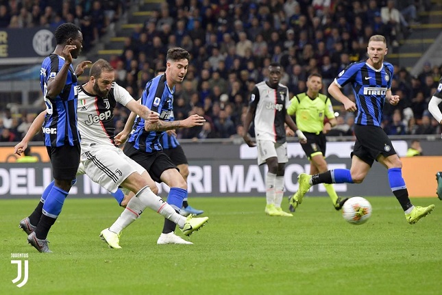 غونزالو هيغوين يسجل الهدف الثاني - Gonzalo Higuain scoring 2nd goal 