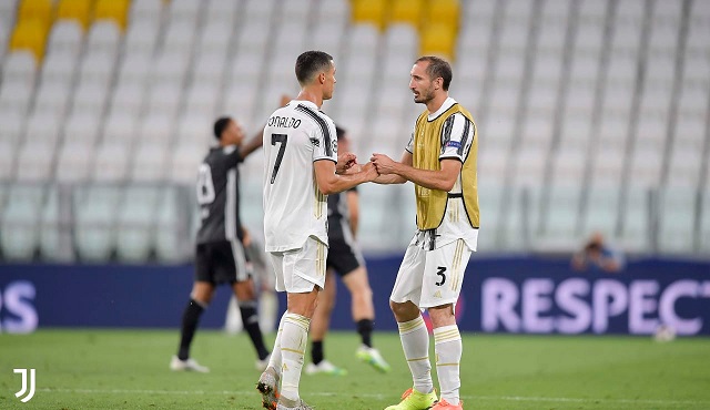 كيليني مع رونالدو بعد مباراة يوفنتوس و ليون - Chiellini & Cristiano Ronaldo after Juventus lyon match