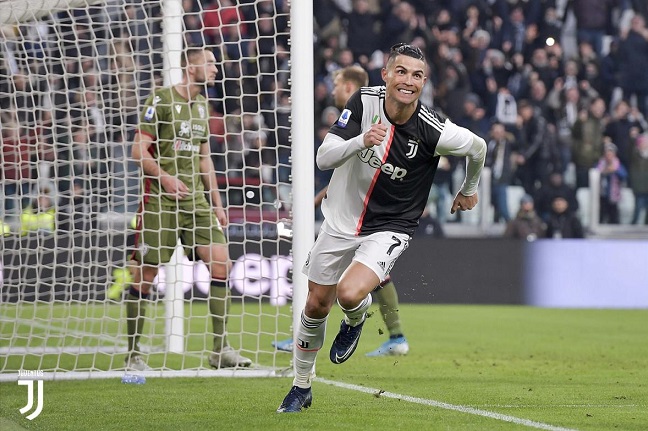 رونالدو يحتفل بهدفه الثالث - Ronaldo celebrates after goal