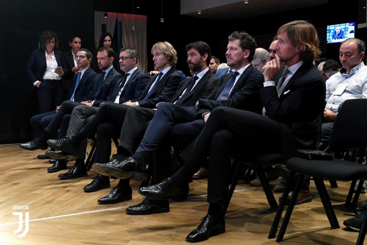 انييلي و نيدفيد بمؤتمر ساري - Agnelli & Nedved during Sarri Presentation 