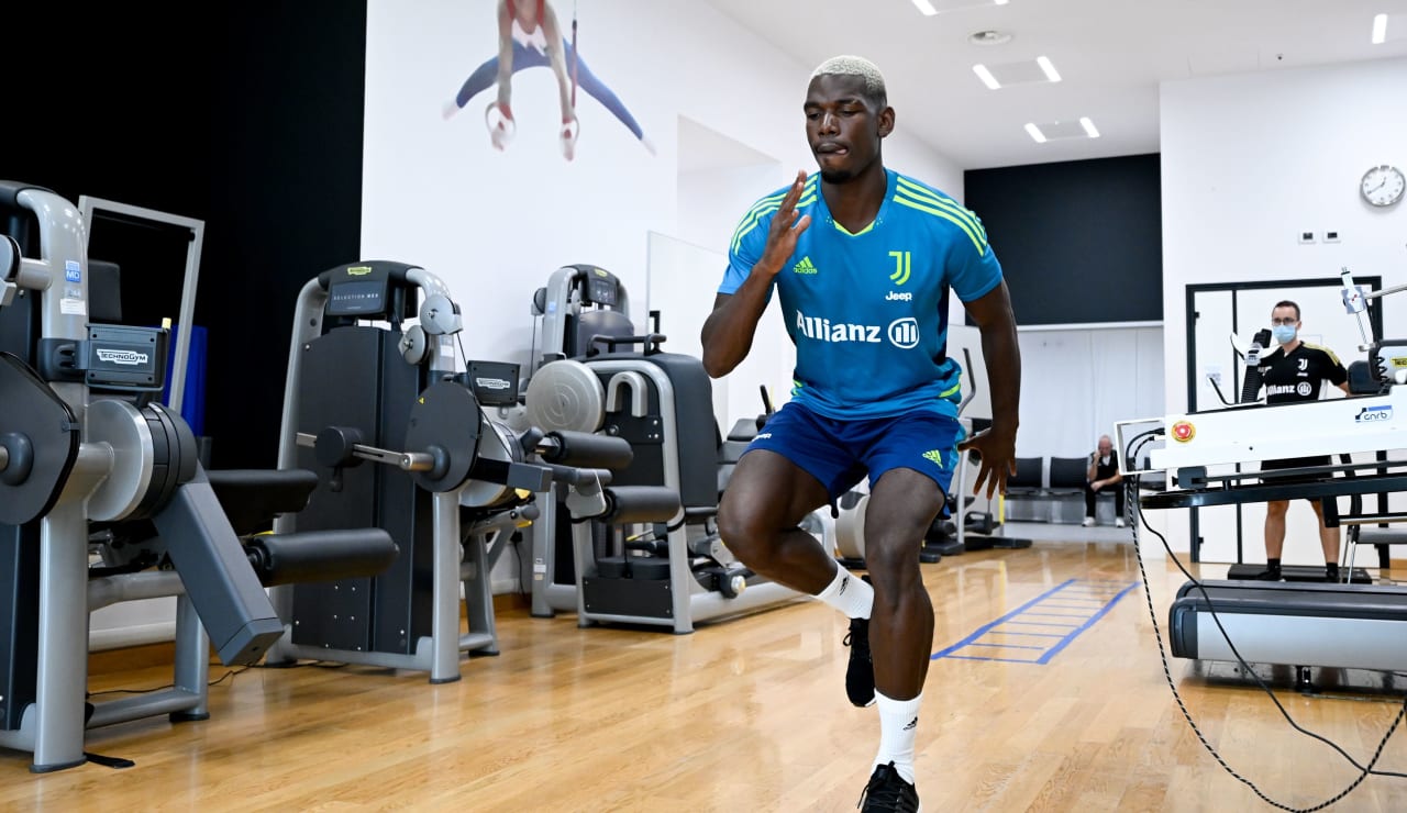 بوغبا يجري الفحوصات الطبية قبل التوقيع مع يوفننتوس - Pogba doing Medical Tests before sign for Juventus