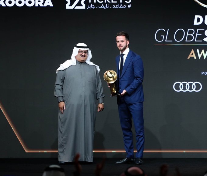 لاعب اليوفي بيانيتش بحفل جلوب سوكر - Pjanic in Globe Soccer Awards