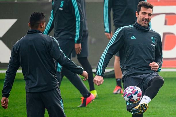 بوفون في تدريبات اليوفي قبل لقاء ليون - Buffon in Juventus training before lyon match