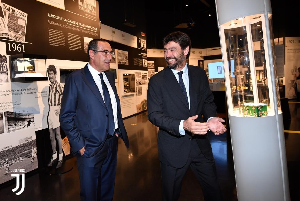 ساري و انييلي في متحف اليوفي - Sarri & Agnelli in Juve Museum