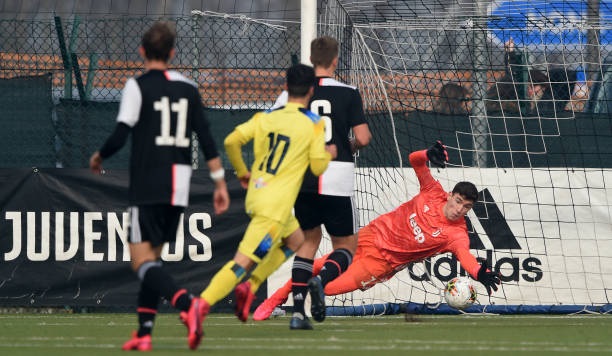 الحارس اسرايل في مباراة شباب اليوفي و بيسكارا - Franco Israel in Juventus U19 match vs Pescara