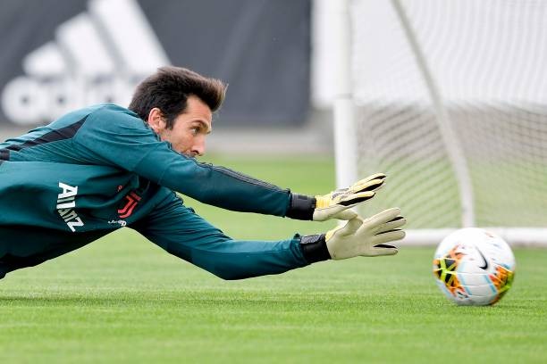 بوفون في تدريب اليوفي الفردي - Buffon during Individual juventus training