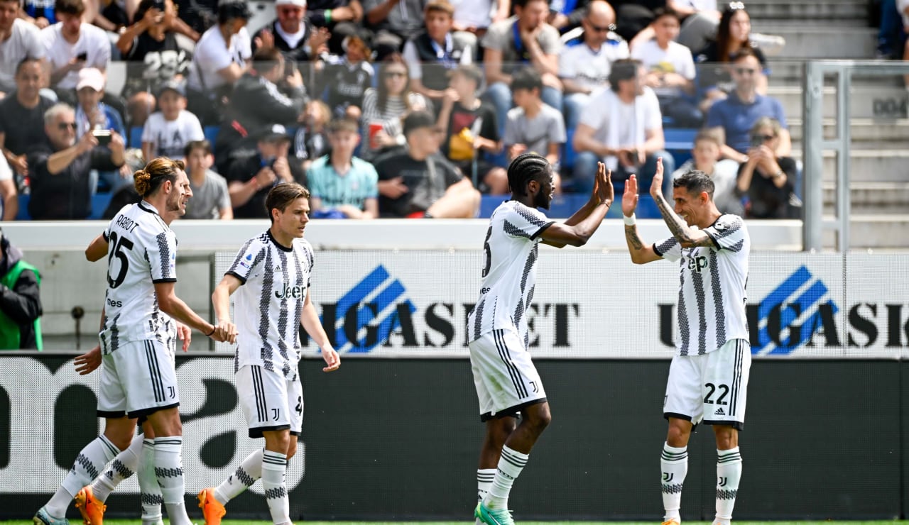 صامويل ايلينغ جونيور يحتفل بهدفه خلال مباراة يوفنتوس ضد اتالانتا 2023 - Iling-Junior celebrates with Di Maria after scoring a goal during Juventus match Vs Atalanta