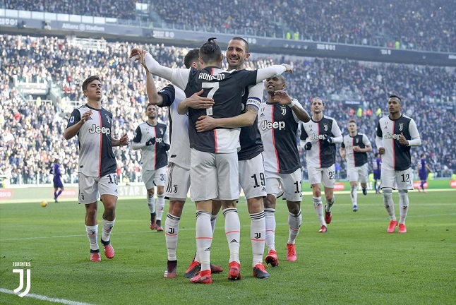 رونالدو يحتفل بهدفه مع بيانيتش و بونوتشي في لقاء اليوفي فيورنتينا - Ronaldo celebrates with Bonucci & Pjanic