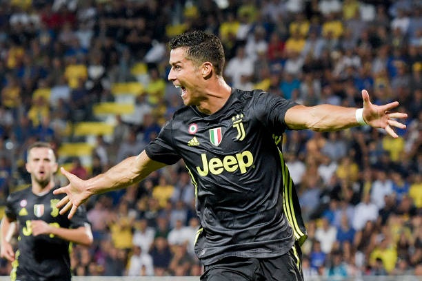 رونالدو يحتفل بهدفه - Ronaldo celebrates after scored goal