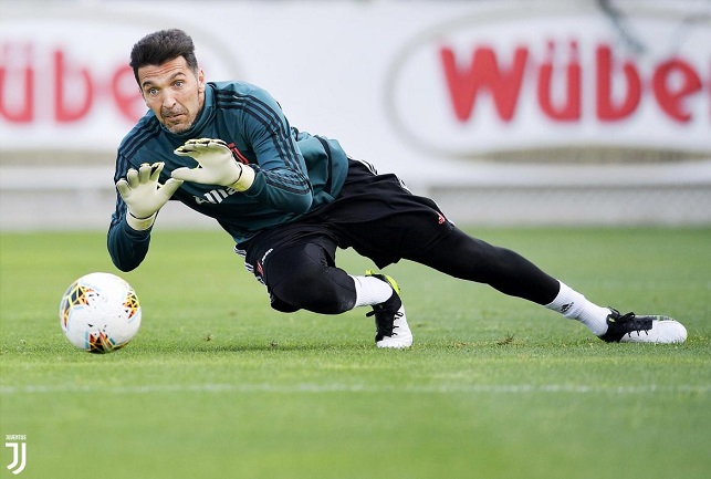 جانلويجي بوفون في تدريبات اليوفي مايو 2020 - Gigi Buffon during Juventus training