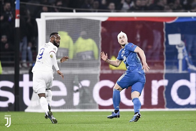 دي ليخت امام ديمبيلي في مباراة ليون و يوفنتوس - de Ligt in Lyon Juventus match