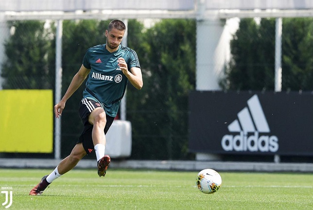 بينتانكور خلال تدريب اليوفي في مايو 2020 - Bentancur during Juventus training