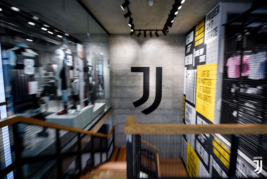 يوفي ستور في ميلان - Flagship Store Juventus in Milan