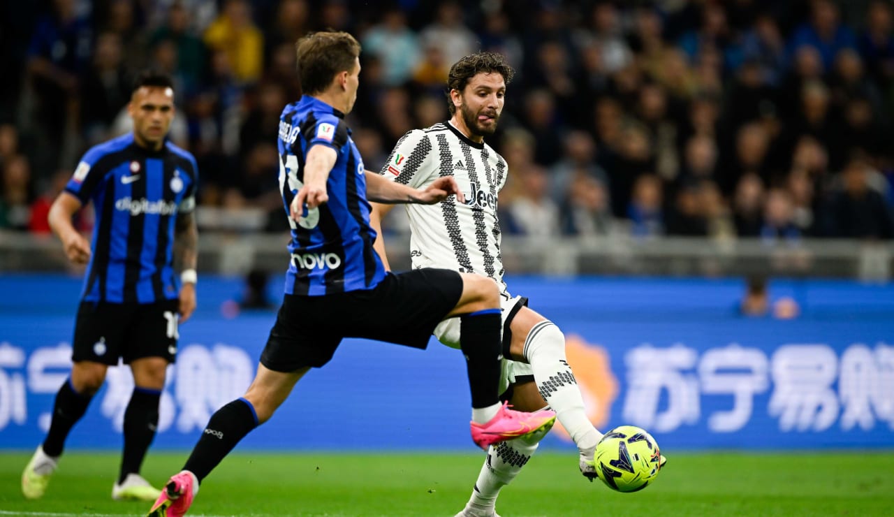 لوكاتيلي ضد باريلا خلال مباراة يوفنتوس ضد انتر ميلان بالكأس 2023 - Manuel Locatelli during Juventus match Vs Inter Milan