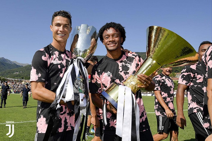 Cuadrado & Ronaldo with Serie A & Supercoppa