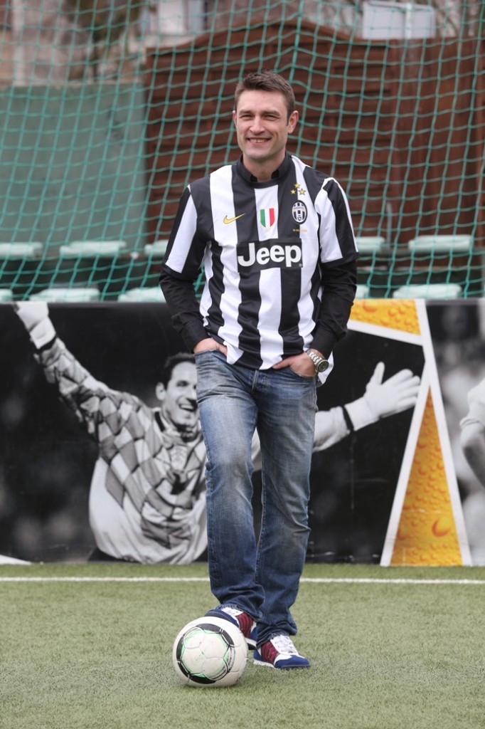 كوفاتش باعلان معسكر مدرسة اليوفي - Kovac for Juventus school