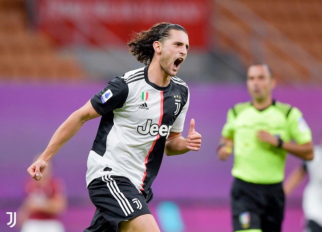 رابيو يحتفل بهدفه خلال مباراة ميلان يوفنتوس - Rabiot celebrates after scoring a goal during Milan Juve match