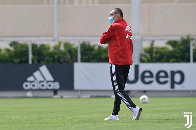 المدرب ماوريزيو ساري في تدريب يوفنتوس الفردي - Mr Sarri during Individual juve training