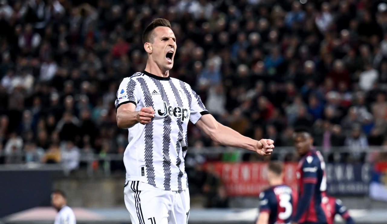 أركاديوس ميليك يحتفل بهدفه خلال مباراة يوفنتوس ضد بولونيا 2023 - Arkadiusz Milik celebrates after scoring a goal during Juventus match Vs Bologna