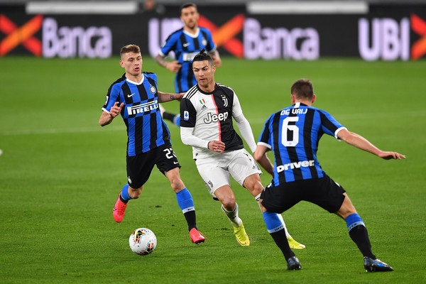 رونالدو ضد دي فري في مباراة يوفنتوس انتر - Cristiano Ronaldo Vs De Vrij in Juventus Inter match