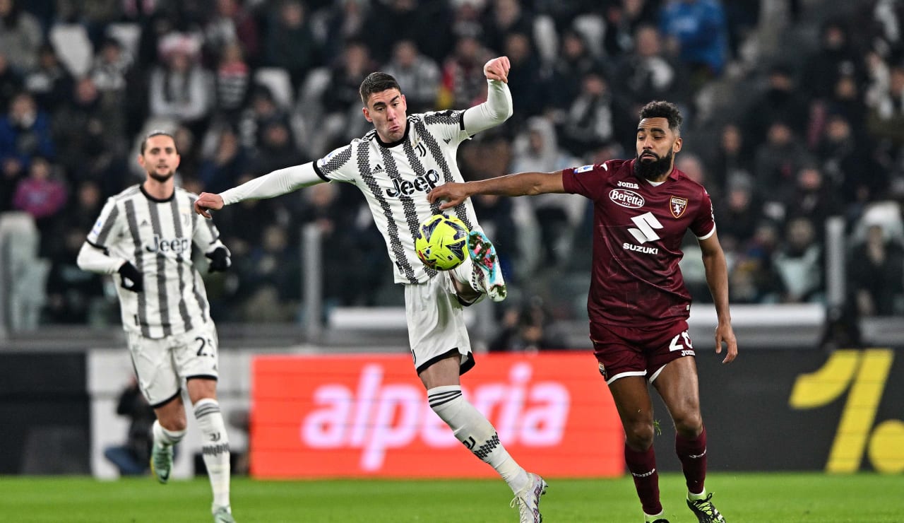 فلاهوفيتش خلال مباراة يوفنتوس ضد تورينو 2023 - Vlahovic during Juventus match Vs Torino