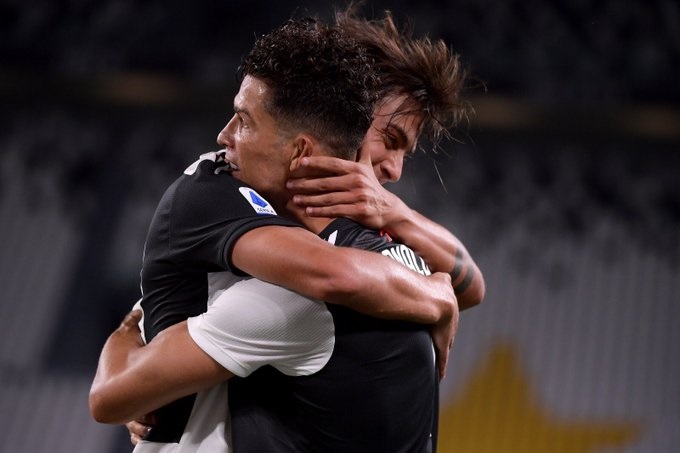 كريستيانو رونالدو يحتفل مع ديبالا بالهدف الثاني في مباراة يوفنتوس لاتسيو - Cristiano Ronaldo celebrates with Dybala after 2nd goal during Juventus Lazio match