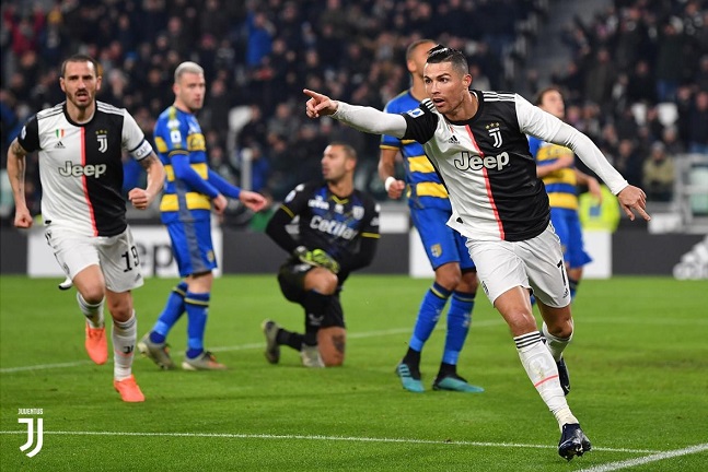 رونالدو يحتفل بهدفه الثاني ضد بارما - Ronaldo celebrates after Juve goal vs Parma