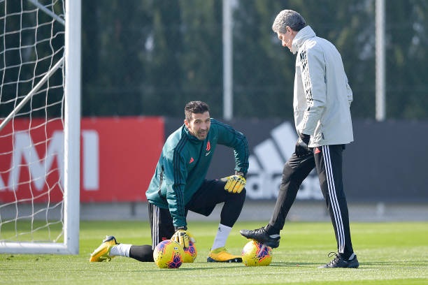 بوفون في تدريب اليوفي قبل لقاء ميلان - Buffon in Juventus training before Milan match