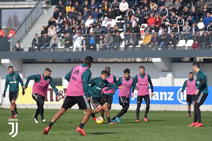 ديبالا في تدريب يوفنتوس قبل لقاء سبال - Dybala in Juventus training in Jtc