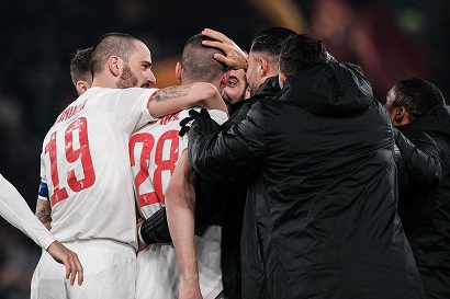 ديميرال يحتفل بهدفه مع بونوتشي هيغوين - Demiral celebrates with Bonucci Higuain