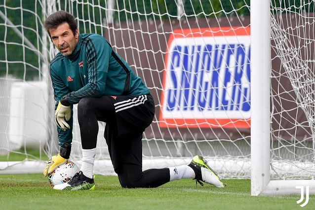 بوفون في تدريب يوفنتوس الفردي - Buffon during Individual juventus training