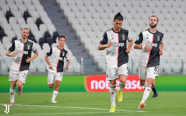 رونالدو يحتفل بهدفه في مباراة يوفنتوس و ليتشي - Cristiano Ronaldo celebrates after scoring a goal during Juventus Lecce match