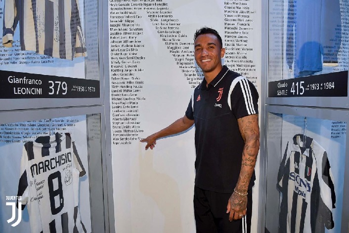 دانيلو بمتحف اليوفي - Danilo in Juventus Museum