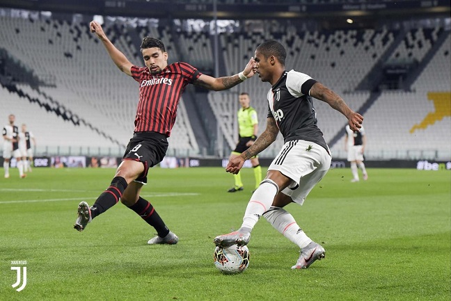 دوغلاس كوستا و باكيتا في مباراة يوفنتوس ميلان - Douglas Costa & Paqueta in Juve Milan match