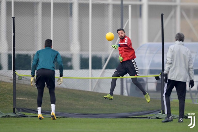 بينسوليو و بوفون في تدريب يوفنتوس - Pinsoglio & Buffon in Juve training