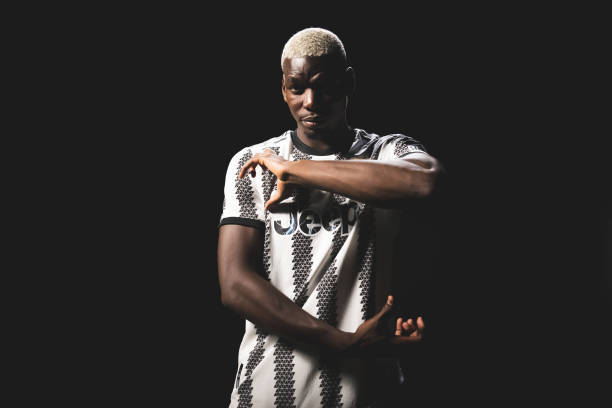 باول بوغبا في عرضه مع قميص يوفنتوس - Pogba show with Juventus shirt #Official 