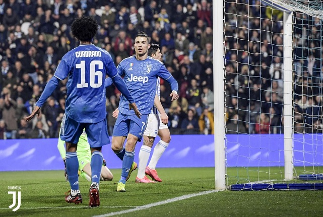 رونالدو يحتفل مع كوادرادو في مباراة يوفنتوس و سبال - Ronaldo & Cuadrado after goal in Spal Juventus